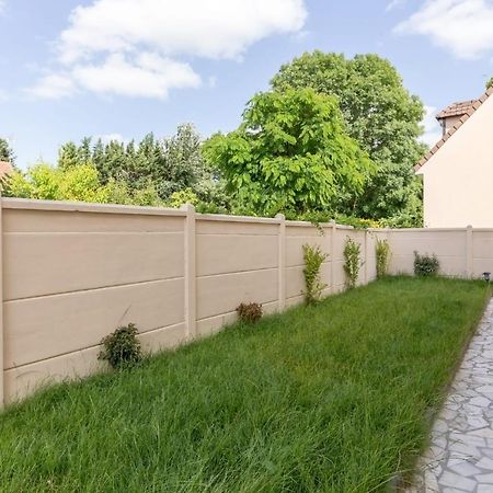 Maison Elegante Et Spacieuse Écouen Екстериор снимка