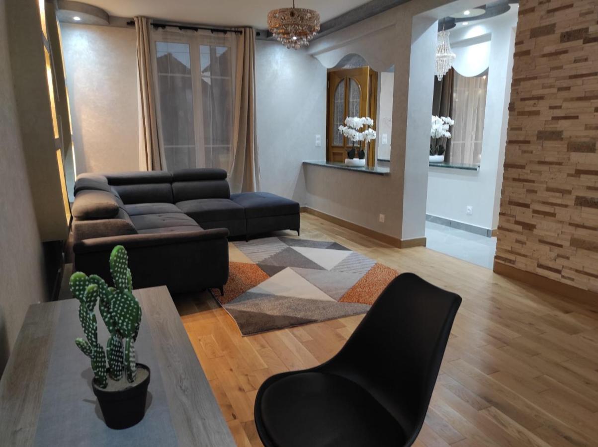 Maison Elegante Et Spacieuse Écouen Екстериор снимка