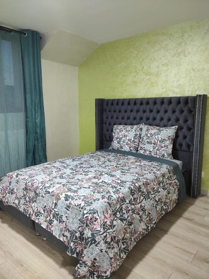 Maison Elegante Et Spacieuse Écouen Екстериор снимка