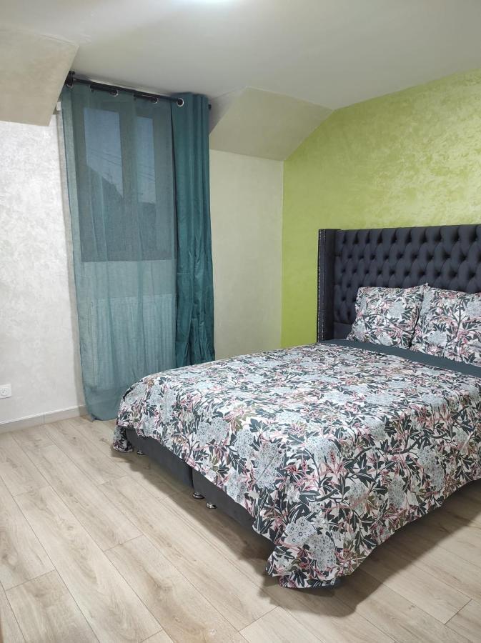 Maison Elegante Et Spacieuse Écouen Екстериор снимка